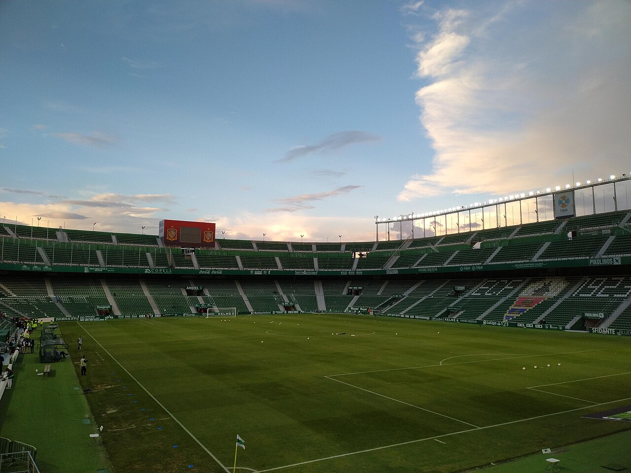 Стадион Estadio Martínez Valero