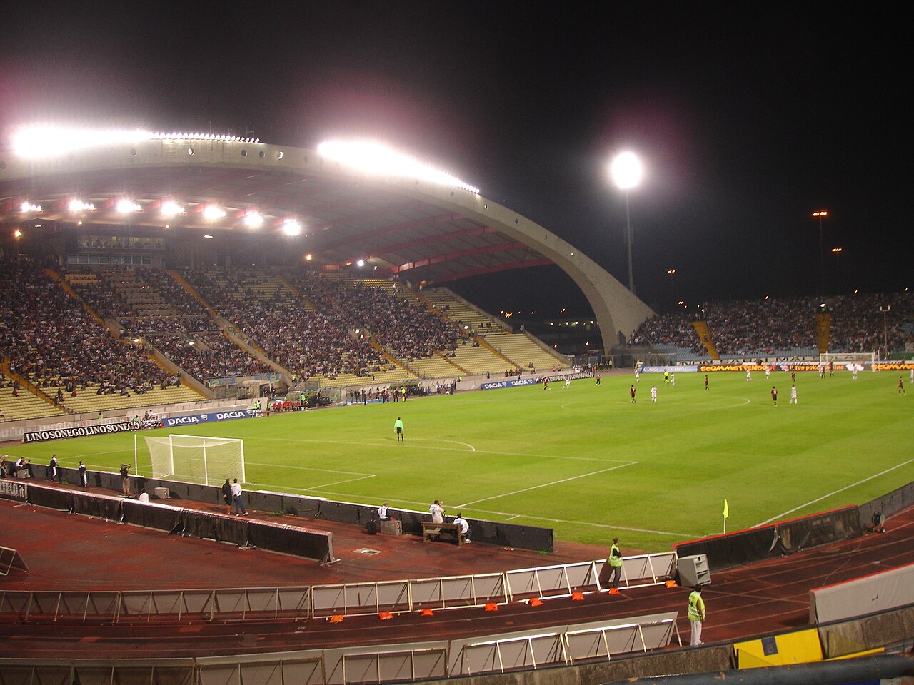 Стадион Stadio Friuli